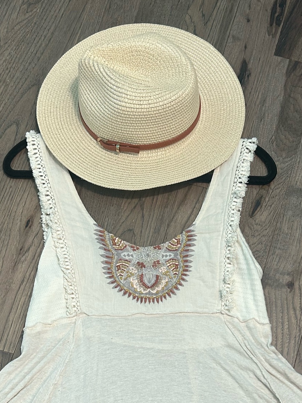 Women's Straw Sun Hat with Tan Band - Lightweight Summer Hat